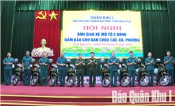 Bàn giao 184 xe mô tô 2 bánh cho Ban CHQS cấp xã, phường